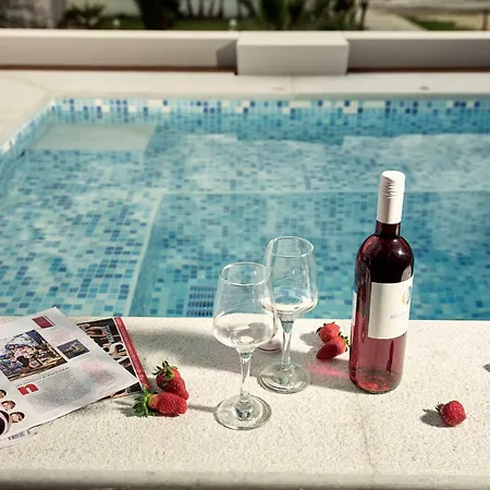 Savvas Luxury Suites Laganas Exterior foto