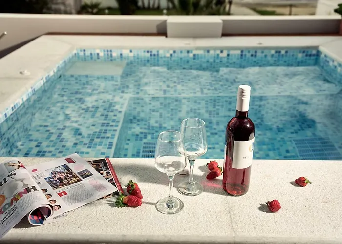 Savvas Luxury Suites