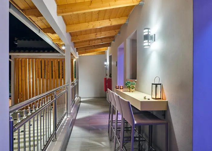 Savvas Luxury Suites