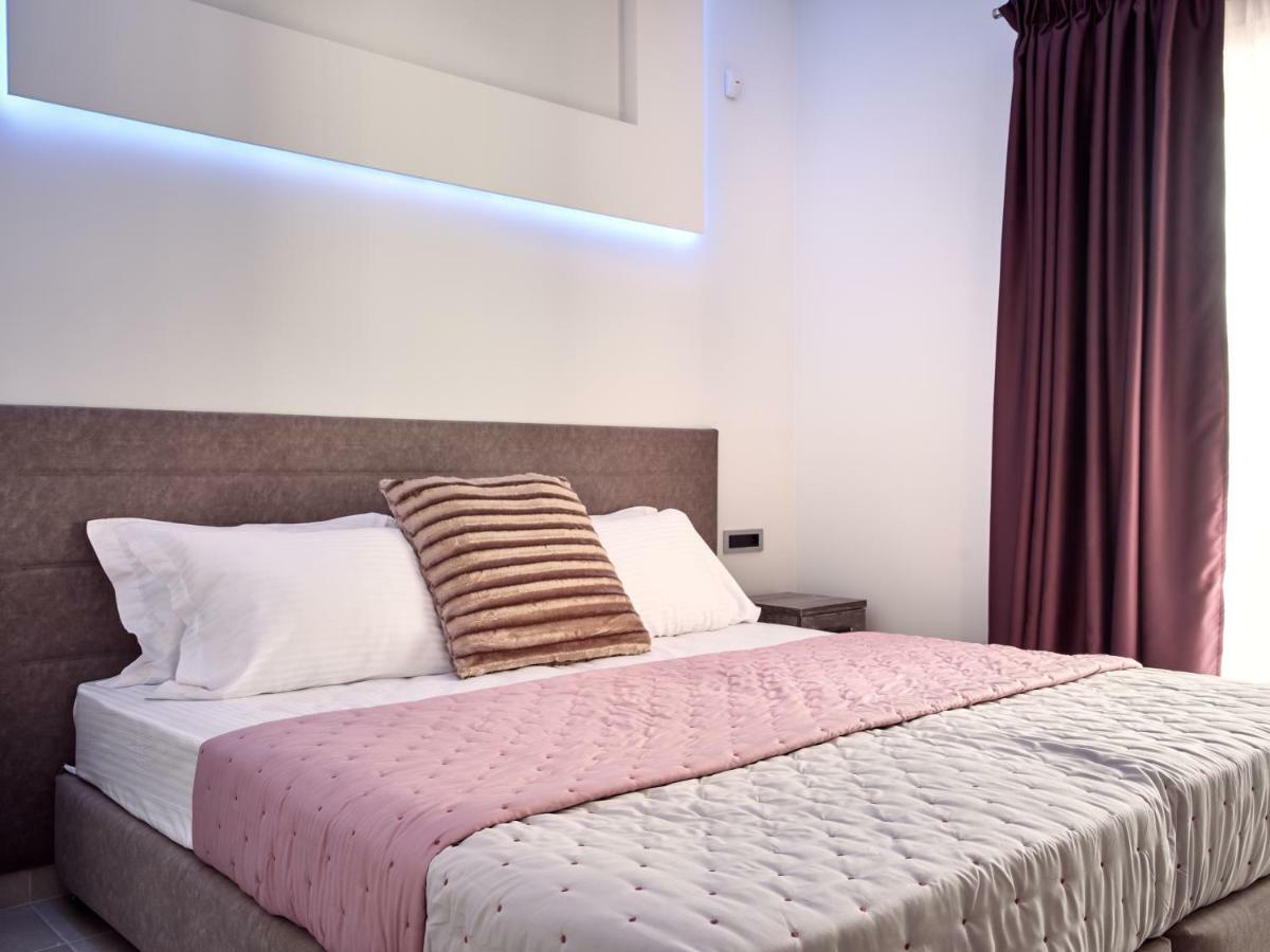 Savvas Luxury Laganas