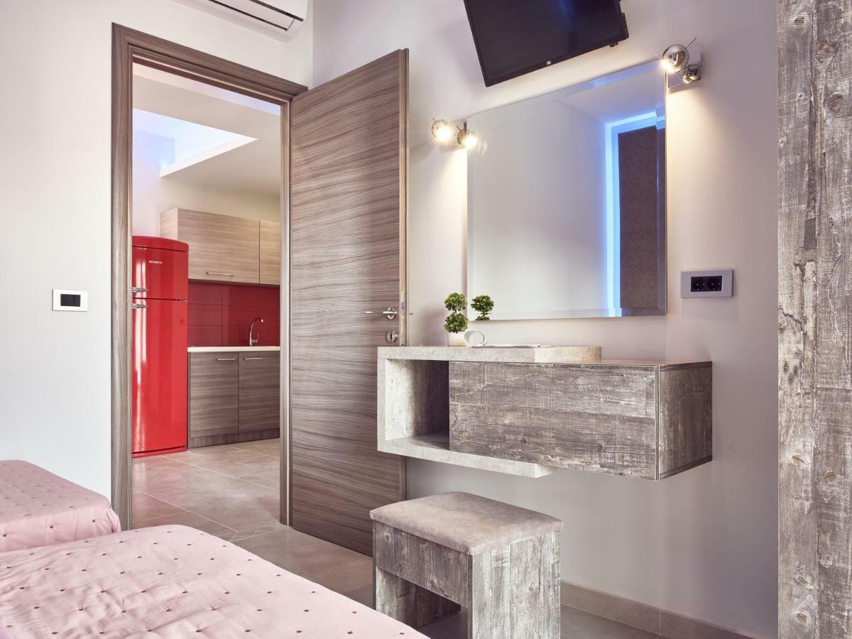 Savvas Luxury Laganas